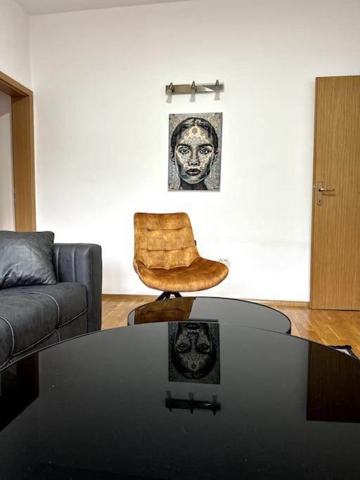 Luxury Apartment In The Center 66 M² Size. Szkopje Kültér fotó